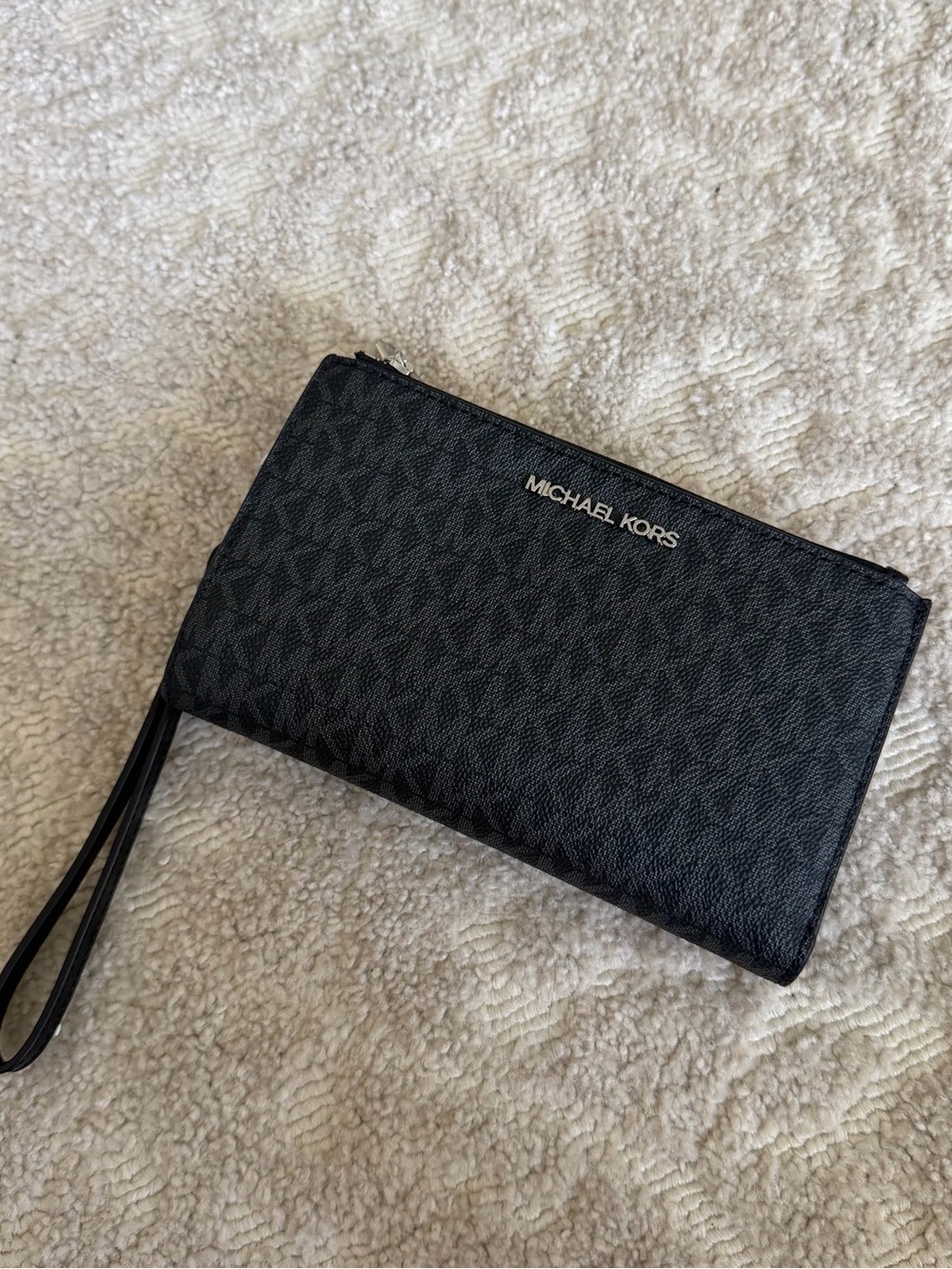 Michael Kors Jet Set Travel Signature Logo Smartphone Wallet - Black - Brand New